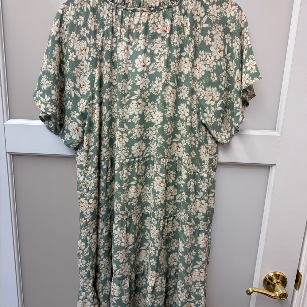 Green Floral Mini Dress V-Neck Flowy Feminine Spring Summer Boutique - Picture 3 of 7